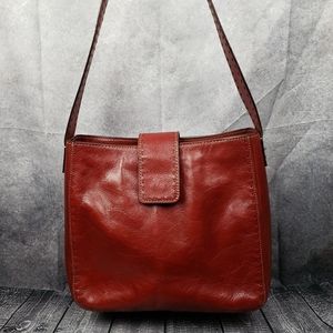 Fossil Hand Bag, All Leather, 2 zipper compartments, Burgundy magnetic closure